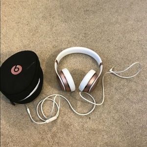 Rose gold Beats By Dre solo 3